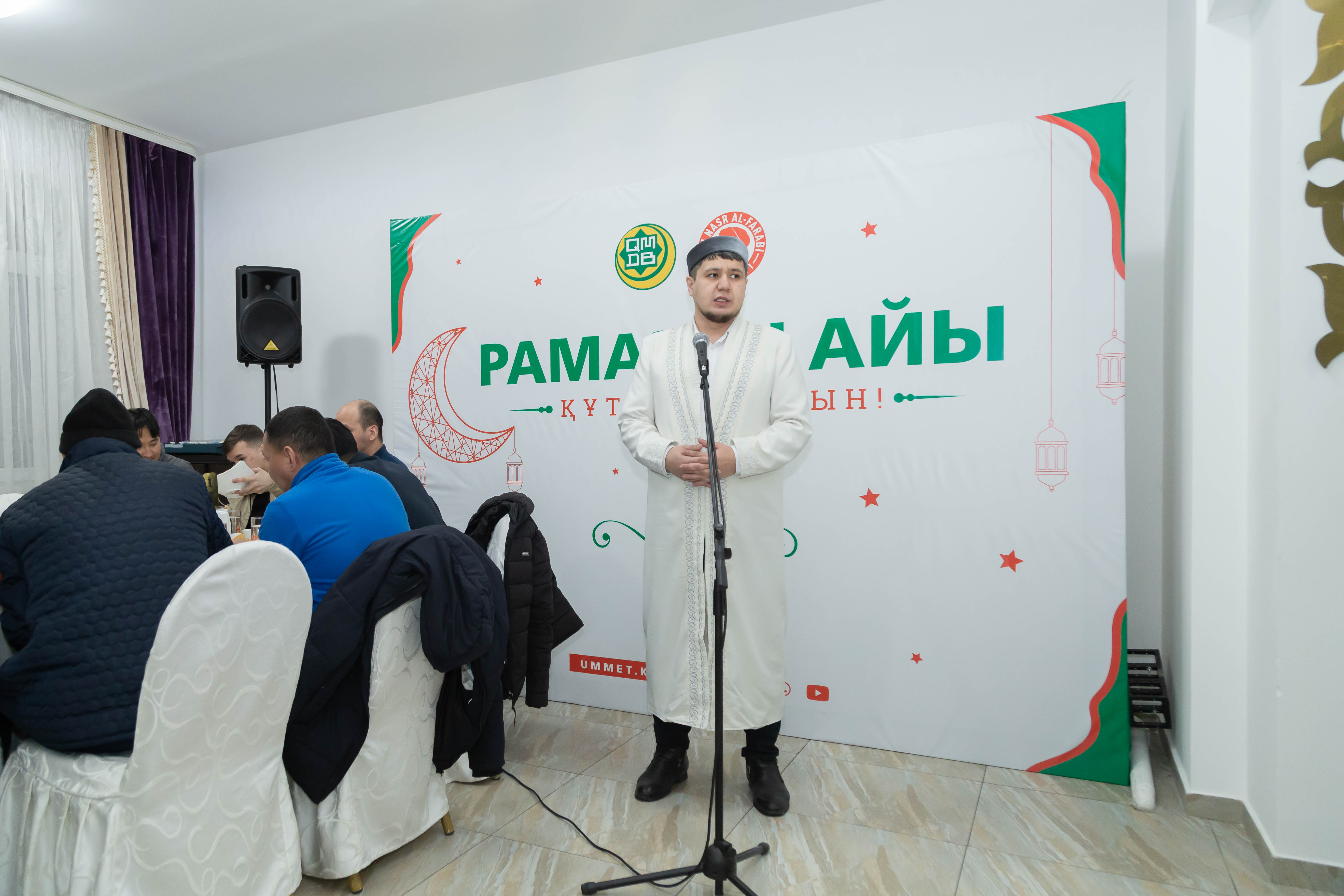 «Әл-Фараби»: 200 адамға алғашқы ауызашар берілді (фото) 